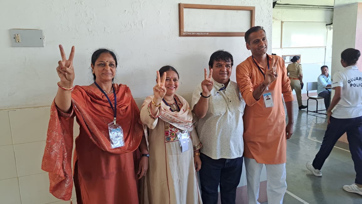 Aajkaal Daily (Desh Pardesh Ni Aajkaal)