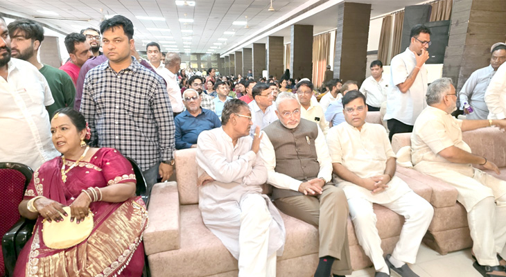 Aajkaal Daily (Desh Pardesh Ni Aajkaal)