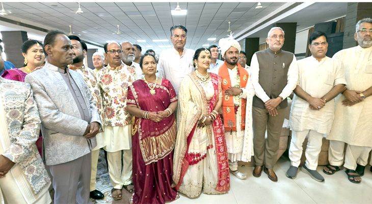 Aajkaal Daily (Desh Pardesh Ni Aajkaal)